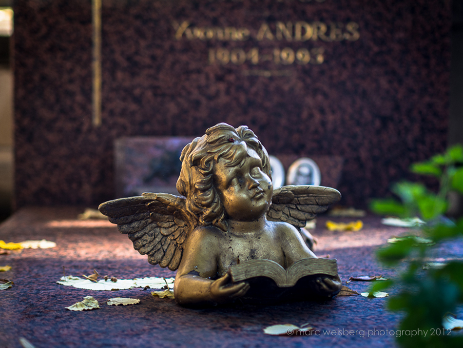 angel, pere lachaise cemetery, paris, picture