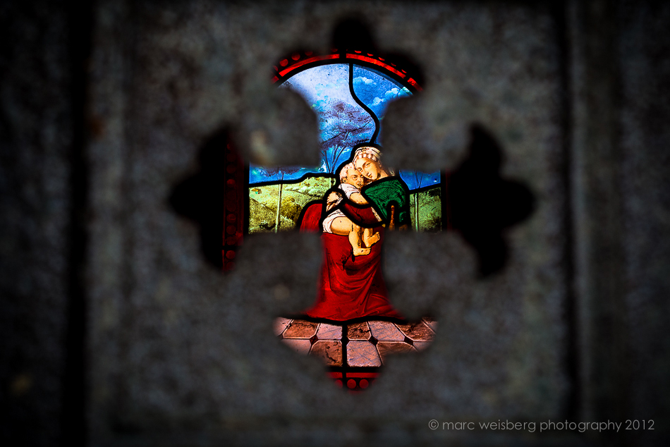 jesus and mary, stained glass, pere lachaise cemetery, paris