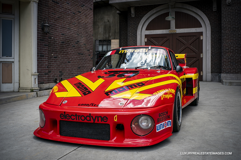  Porsches and Architecture